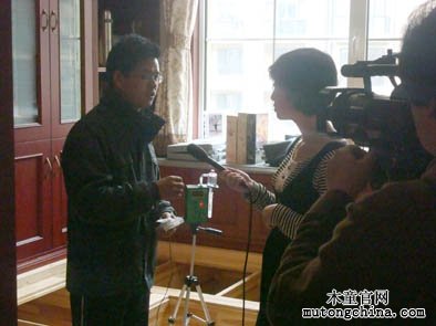 木童工程師對室內(nèi)空氣污染治理流程作說明